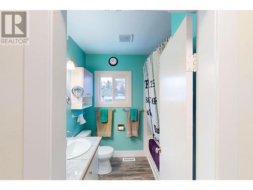 2282 Short Avenue, Quesnel, BC - Indoor Photo Showing Bathroom