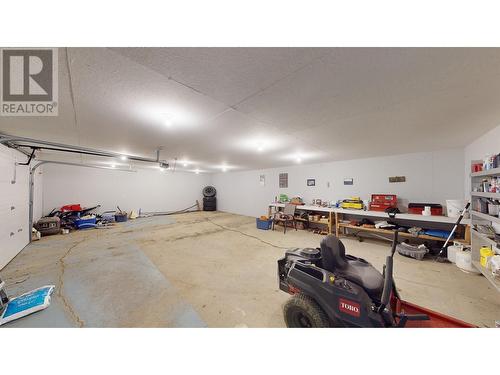 2282 Short Avenue, Quesnel, BC - Indoor Photo Showing Garage