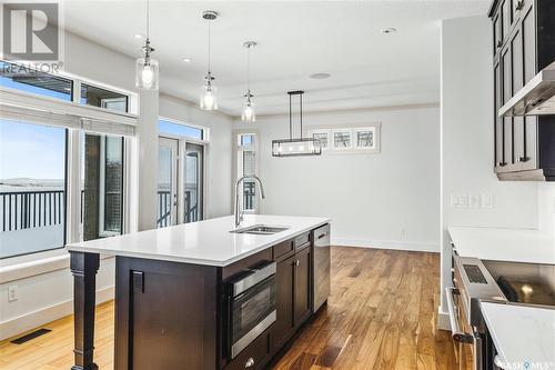 8075 Wascana Gardens Crescent, Regina, SK - Indoor Photo Showing Kitchen With Double Sink With Upgraded Kitchen