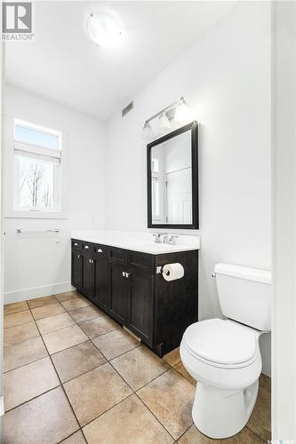 8075 Wascana Gardens Crescent, Regina, SK - Indoor Photo Showing Bathroom