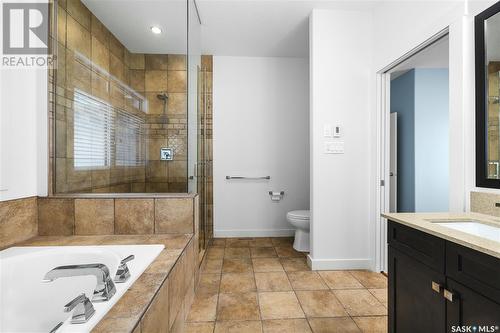 8075 Wascana Gardens Crescent, Regina, SK - Indoor Photo Showing Bathroom