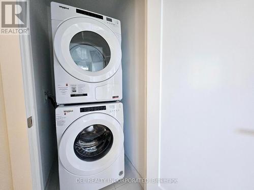 606 - 10 Inn On The Park Drive, Toronto, ON - Indoor Photo Showing Laundry Room