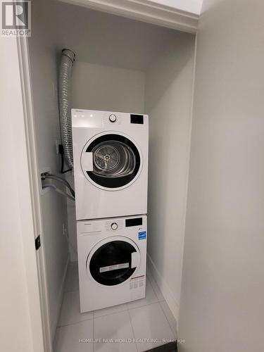 617 - 308 Jarvis Street, Toronto, ON - Indoor Photo Showing Laundry Room