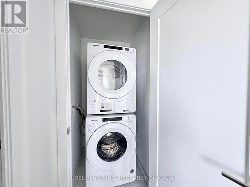 706 - 10 Inn On The Park Drive, Toronto, ON - Indoor Photo Showing Laundry Room