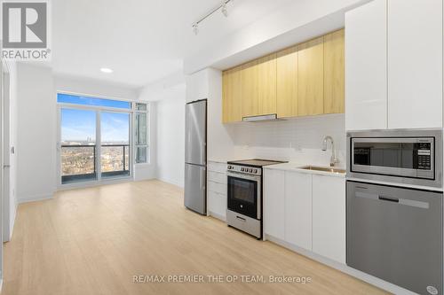 2109 - 30 Upper Mall Way, Vaughan, ON - Indoor Photo Showing Kitchen With Double Sink