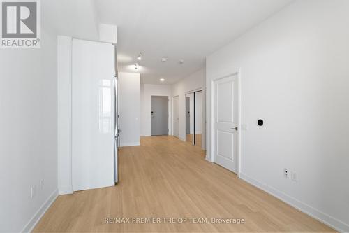 2109 - 30 Upper Mall Way, Vaughan, ON - Indoor Photo Showing Other Room