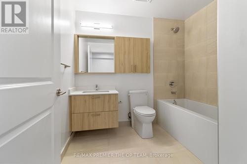 2109 - 30 Upper Mall Way, Vaughan, ON - Indoor Photo Showing Bathroom