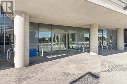 2109 - 30 Upper Mall Way, Vaughan, ON - Outdoor