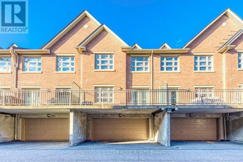 Th24 - 2460 Prince Michael Drive, Oakville, ON - Outdoor