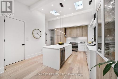 344 Dalewood Drive, Oakville, ON - Indoor Photo Showing Kitchen