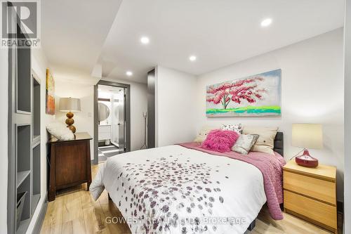 344 Dalewood Drive, Oakville, ON - Indoor Photo Showing Bedroom