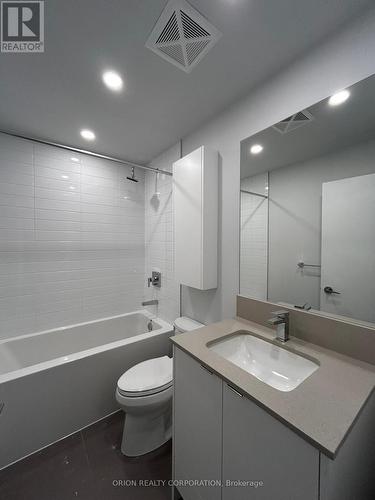 3208 - 4130 Parkside  Village Drive, Mississauga, ON - Indoor Photo Showing Bathroom