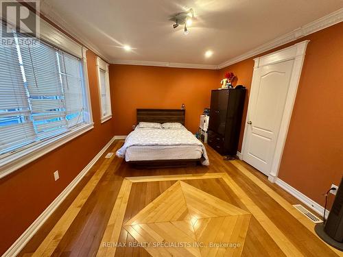 Main2Nd - 960 Knotty Pine Grove, Mississauga, ON - Indoor Photo Showing Bedroom