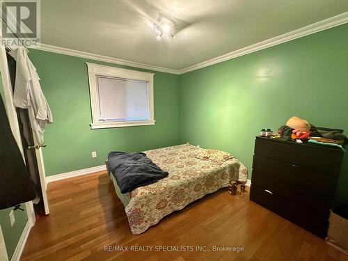 Main2Nd - 960 Knotty Pine Grove, Mississauga, ON - Indoor Photo Showing Bedroom