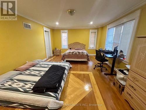 Main2Nd - 960 Knotty Pine Grove, Mississauga, ON - Indoor Photo Showing Bedroom