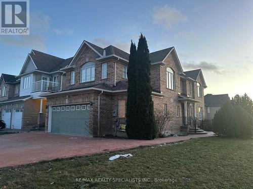 Main2Nd - 960 Knotty Pine Grove, Mississauga, ON - Outdoor With Facade