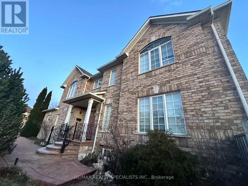 Main2Nd - 960 Knotty Pine Grove, Mississauga, ON - Outdoor