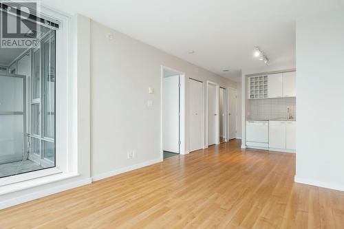 1806 131 Regiment Square, Vancouver, BC - Indoor Photo Showing Other Room