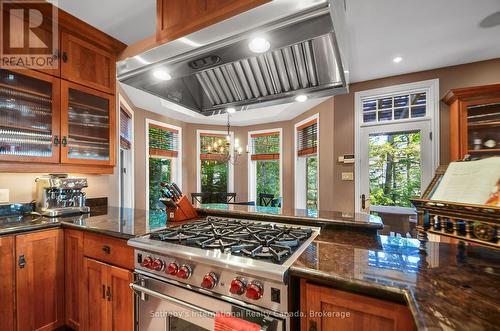 190 Melissa Lane, Tiny, ON - Indoor Photo Showing Kitchen