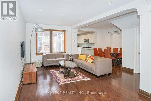 124 Banff Road, Toronto, ON - Indoor Photo Showing Laundry Room