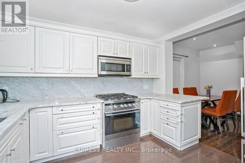 124 Banff Road, Toronto, ON - Indoor Photo Showing Kitchen With Upgraded Kitchen