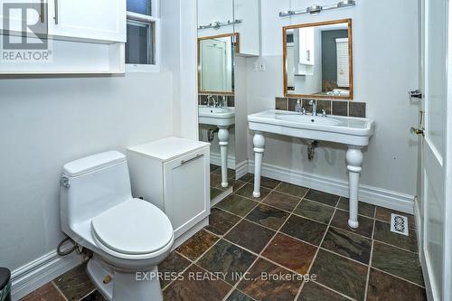 124 Banff Road, Toronto, ON - Indoor Photo Showing Bathroom