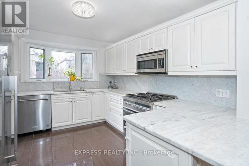 124 Banff Road, Toronto, ON - Indoor Photo Showing Kitchen