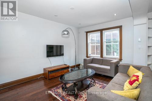 124 Banff Road, Toronto, ON - Indoor Photo Showing Living Room