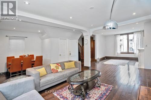 124 Banff Road, Toronto, ON - Indoor Photo Showing Living Room