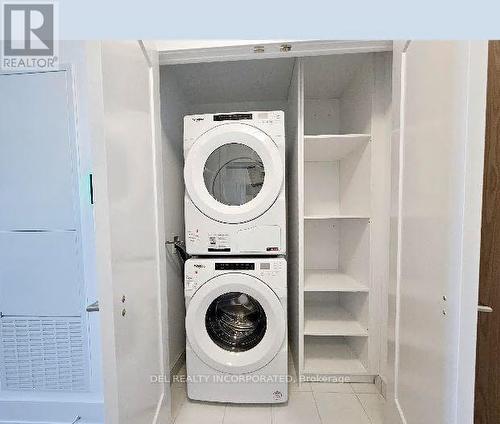 612 - 10 Inn On The Park Drive, Toronto, ON - Indoor Photo Showing Laundry Room