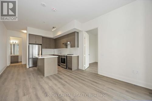 519 - 8960 Jane Street, Vaughan, ON - Indoor Photo Showing Kitchen