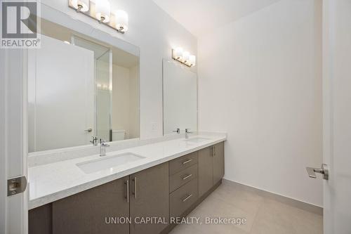 519 - 8960 Jane Street, Vaughan, ON - Indoor Photo Showing Bathroom