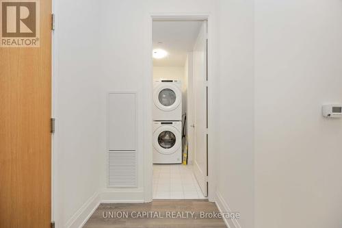 519 - 8960 Jane Street, Vaughan, ON - Indoor Photo Showing Laundry Room