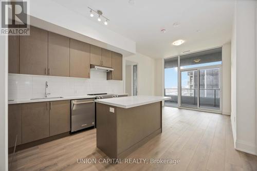 519 - 8960 Jane Street, Vaughan, ON - Indoor Photo Showing Kitchen With Upgraded Kitchen