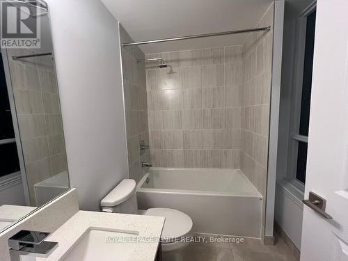 2702 - 30 Elm Drive W, Mississauga, ON - Indoor Photo Showing Bathroom