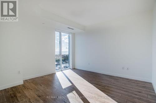 Ph2-02 - 125 Bronte Road, Oakville, ON - Indoor Photo Showing Other Room