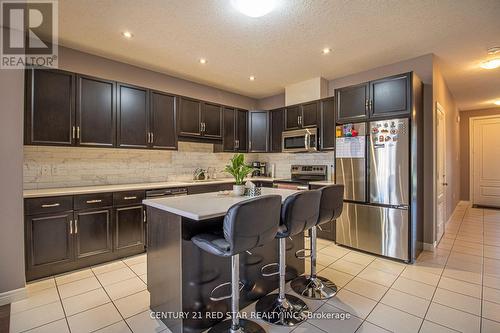 214 Poppy Drive E, Guelph, ON - Indoor Photo Showing Kitchen