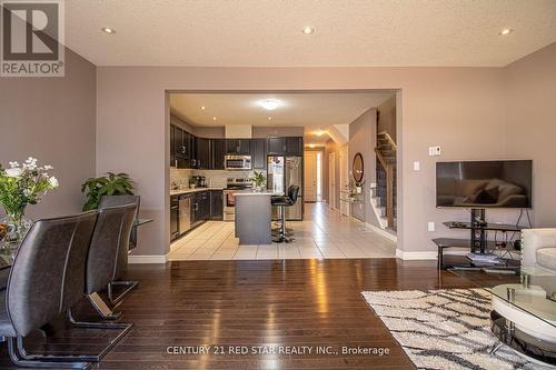 214 Poppy Drive E, Guelph, ON - Indoor Photo Showing Living Room