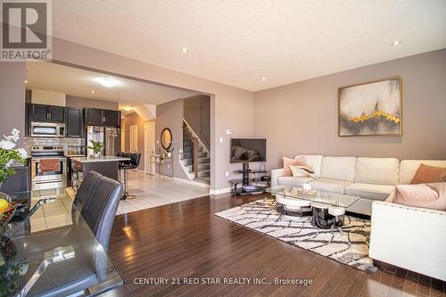 214 Poppy Drive E, Guelph, ON - Indoor Photo Showing Living Room