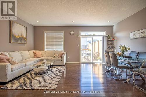 214 Poppy Drive E, Guelph, ON - Indoor Photo Showing Living Room