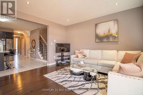 214 Poppy Drive E, Guelph, ON - Indoor Photo Showing Living Room