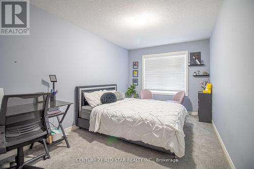 214 Poppy Drive E, Guelph, ON - Indoor Photo Showing Bedroom