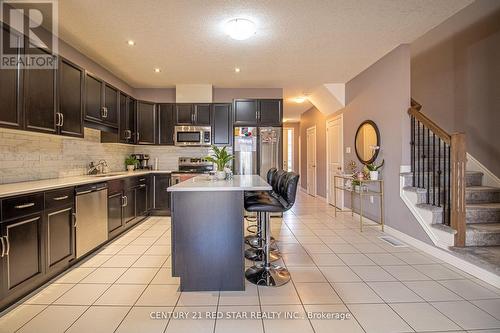 214 Poppy Drive E, Guelph, ON - Indoor Photo Showing Kitchen With Upgraded Kitchen