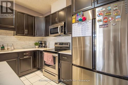 214 Poppy Drive E, Guelph, ON - Indoor Photo Showing Kitchen