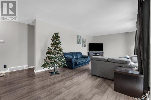 912 O Avenue S, Perdue, SK - Indoor Photo Showing Living Room