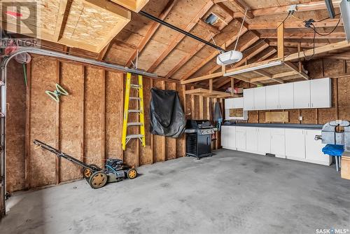 912 O Avenue S, Perdue, SK - Indoor Photo Showing Garage