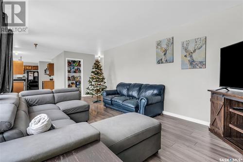 912 O Avenue S, Perdue, SK - Indoor Photo Showing Living Room