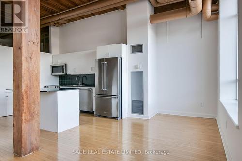 223 - 993 Queen Street W, Toronto, ON - Indoor Photo Showing Kitchen