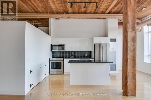 223 - 993 Queen Street W, Toronto, ON - Indoor Photo Showing Kitchen