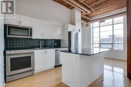 223 - 993 Queen Street W, Toronto, ON - Indoor Photo Showing Kitchen